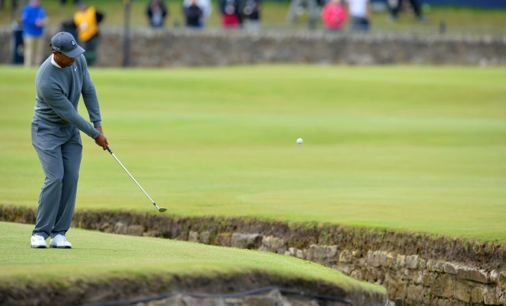 The 39-year-old bogeyed the first two holes at the prestigious Scottish links course, where he has won two of his three Open titles. 