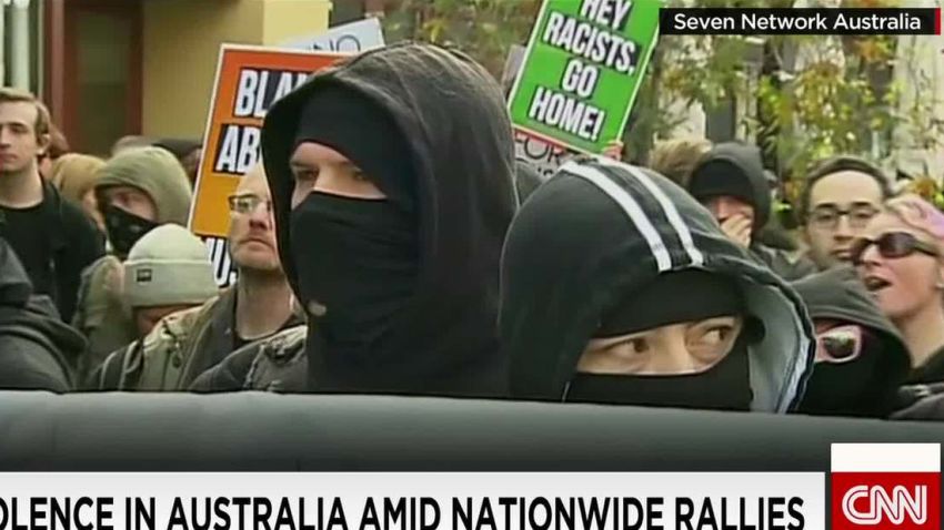 australia demonstrations turn violent dnt_00001521.jpg