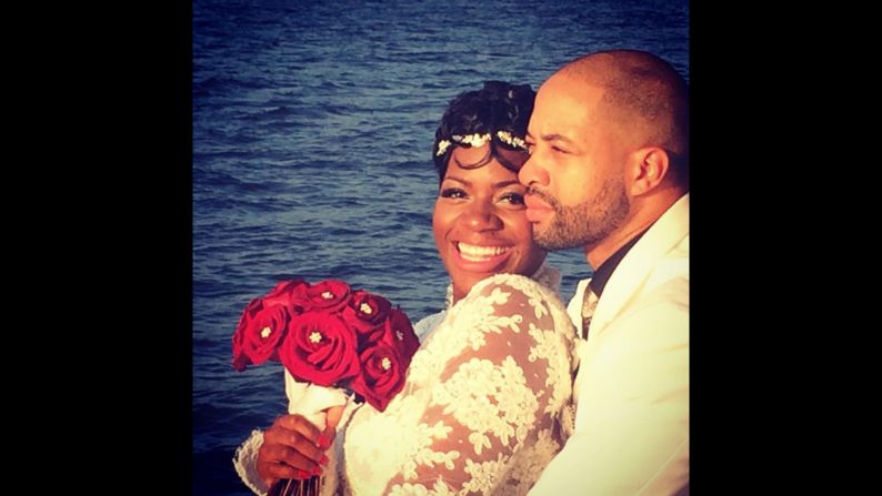 "American Idol" season 3 winner Fantasia Barrino announced July 19 that she married fiance Kendall Taylor. The singer posted photos of their yacht wedding <a href="index.php?page=&url=https%3A%2F%2Finstagram.com%2Fp%2F5V5zowtT53%2F%3Ftaken-by%3Dtasiasword" target="_blank" target="_blank">on her Instagram account, </a>surprising fans who thought the couple was already married. 