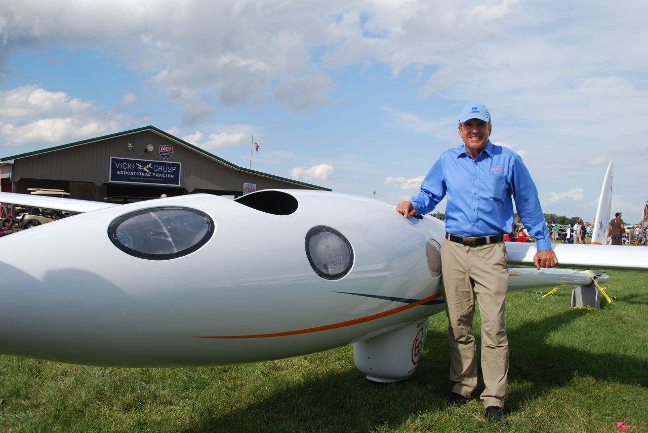 Jim Payne plans to pilot the experimental Perlan 2 glider to a record height of between 90,000 and 100,000 feet in 2016.