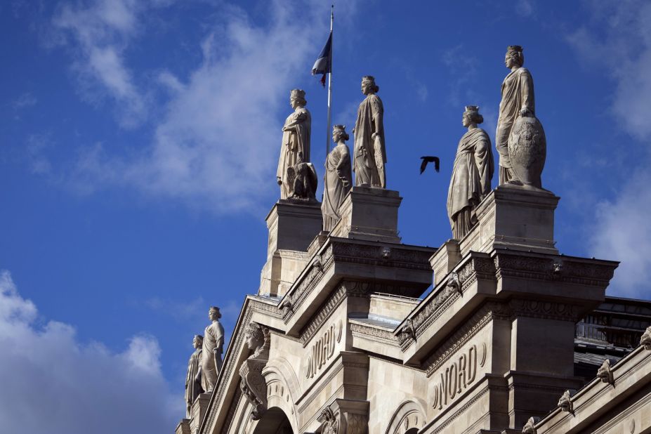 The nine statues on top of Paris's Gare du Nord facade represent eight of the train station's destinations outside France, with Paris herself standing in the center. 