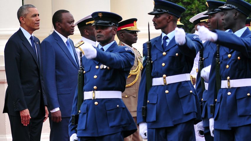 U.S. President Barack Obama and Kenyan President Uhuru Kenyatta inspect an honor guard on July 25, 2015 at the State House in Nairobi. 