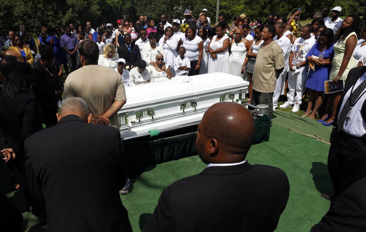 Hundreds of people attended Sandra Bland's funeral near the Chicago suburb where she grew up. 