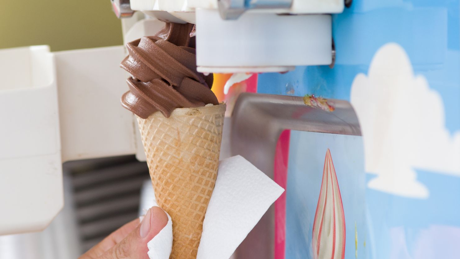 commercial Ice cream scoops come in various different sizes. They
