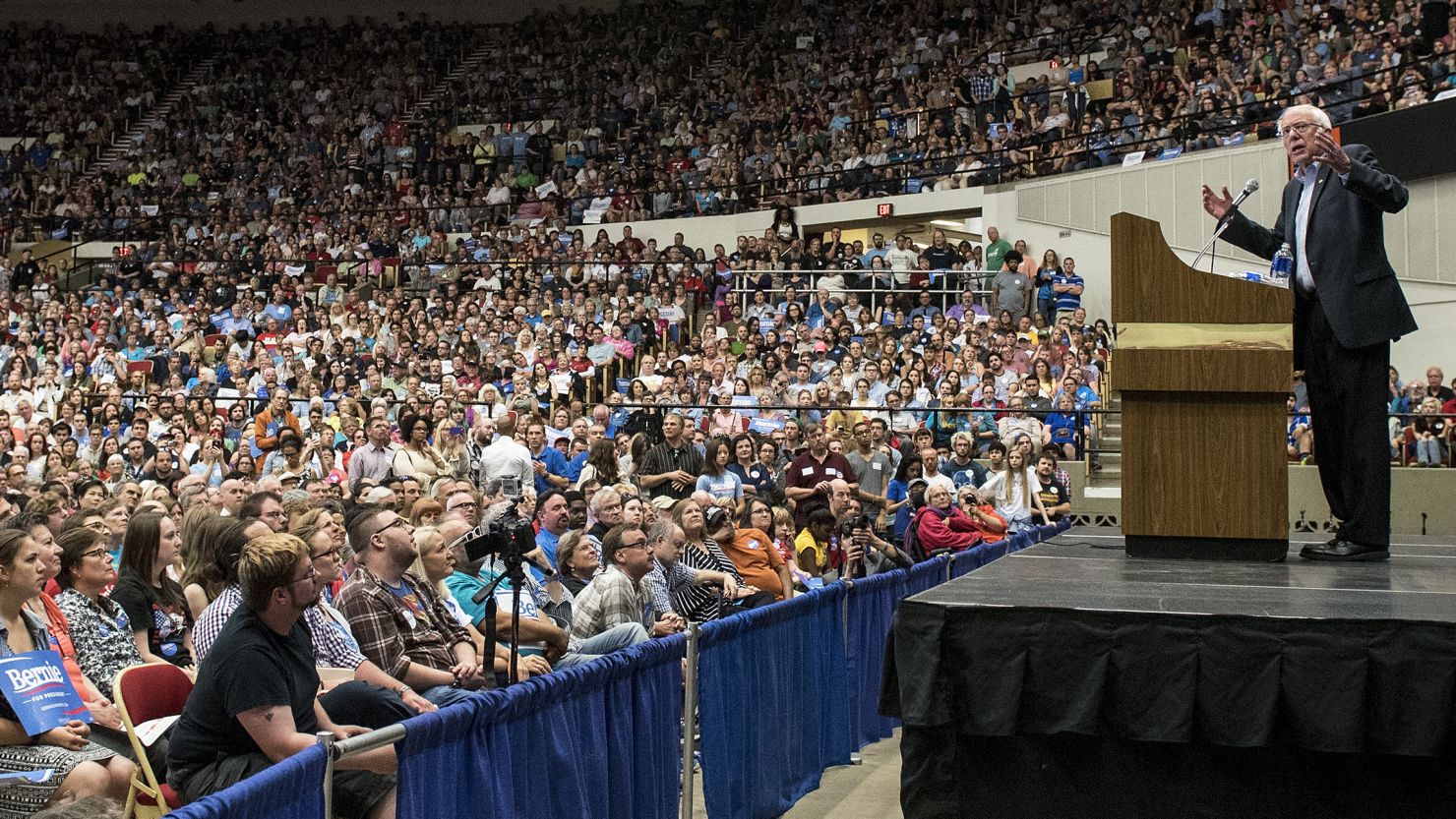 Bernie Sanders large crowds wisconsin