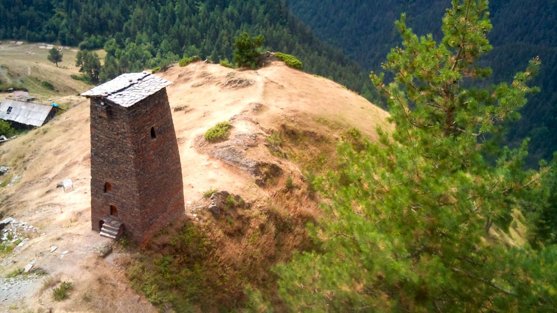 The village of Omalo in Tusheti is only accessible via the Abano Pass, at an altitude of 2,850 meters.