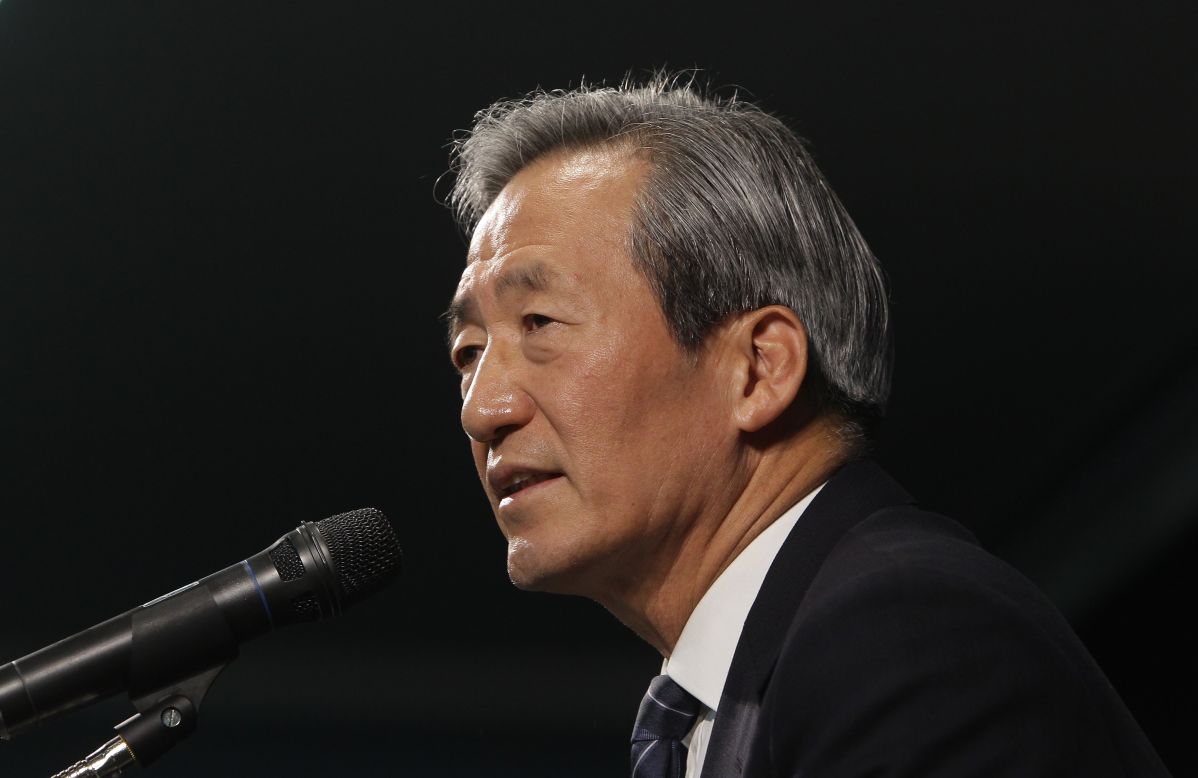 South Korean billionaire and former FIFA vice president Chung announces his intention to run for the top job in world soccer.
