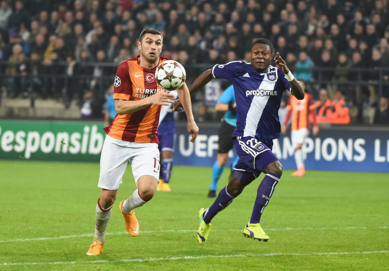However, according to documents obtained by CNN in 2013, Mbemba was registered by his two first Congolese clubs -- E.S. La Grace and Mputu -- as being born in 1988.<br />