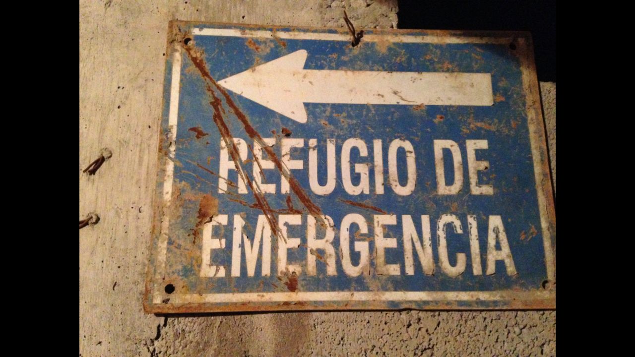 02.chile.miners.Emergency.Sign.jpg