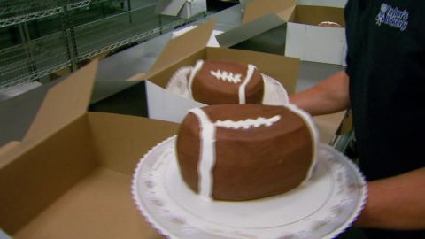 deflategate cake indianapolis pkg_00004721.jpg