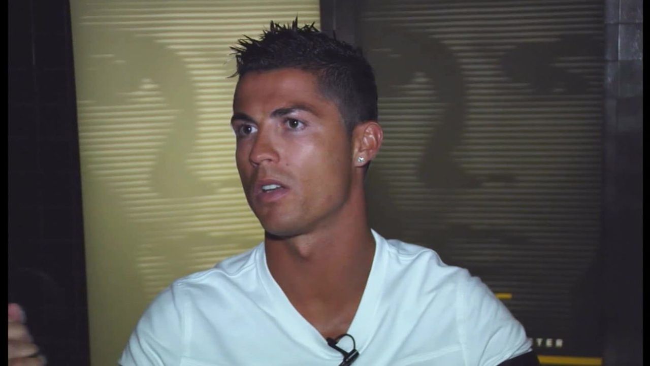 cnnee oppenheimer tease cristiano ronaldo_00001025.jpg