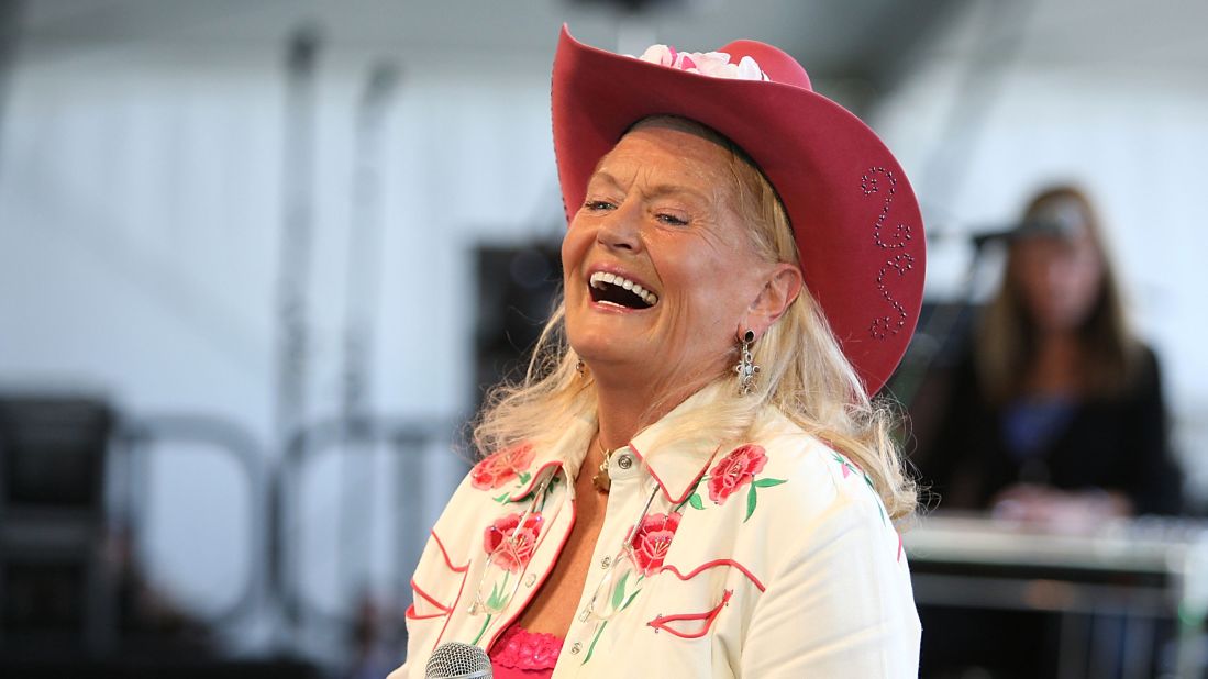 <a href="http://www.cnn.com/2015/07/31/entertainment/lynn-anderson-singer-rose-garden-dies-feat/index.html" target="_blank">Lynn Anderson</a>, whose version of the song "(I Never Promised You A) Rose Garden" was one of the biggest country hits of the 1970s, died on July 30. She was 67.