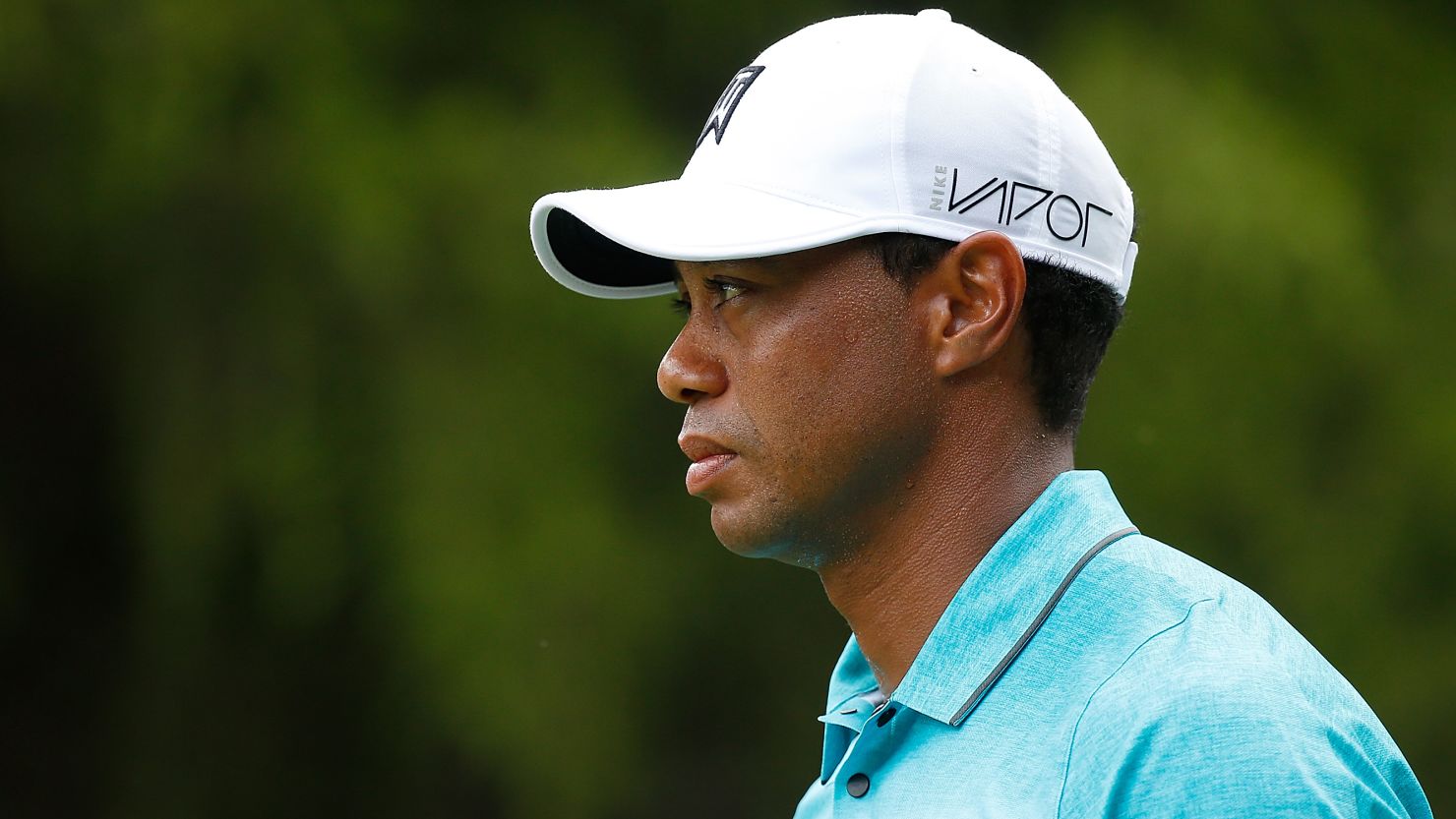 A disconsolate Woods struggled to find his best form during his third round at the Quicken Loans tournament in Virginia.