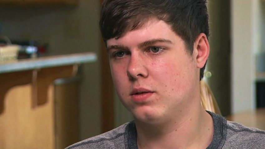 Indiana teen Zach Anderson met a girl on the Internet and had sex with her
She told him she was 17, but she was really just 14
Zach was placed on a sex offender registry for the next 25 years and can't live at home with his 15-year-old brother
