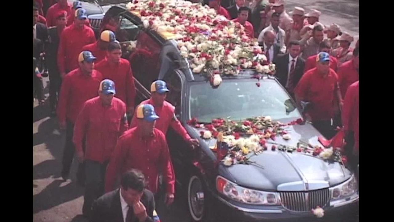 cnnee pkg ramos chavez funeral car_00001614.jpg