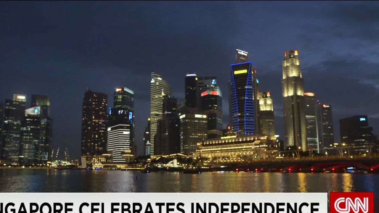 singapore 50 lee spotlight stevens pkg_00012811.jpg