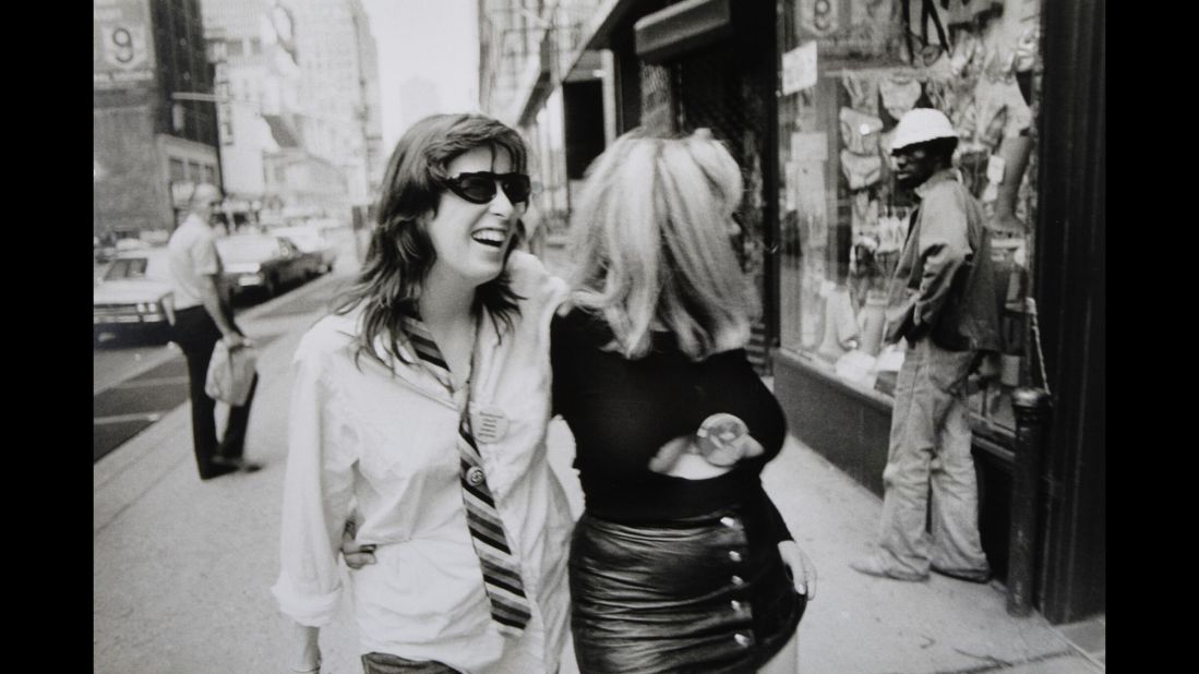 Verdi captured two CBGB regulars on the streets of New York in 1977.