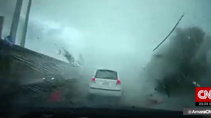 typhoon sweeps car taiwan cnntoday_00004310.jpg