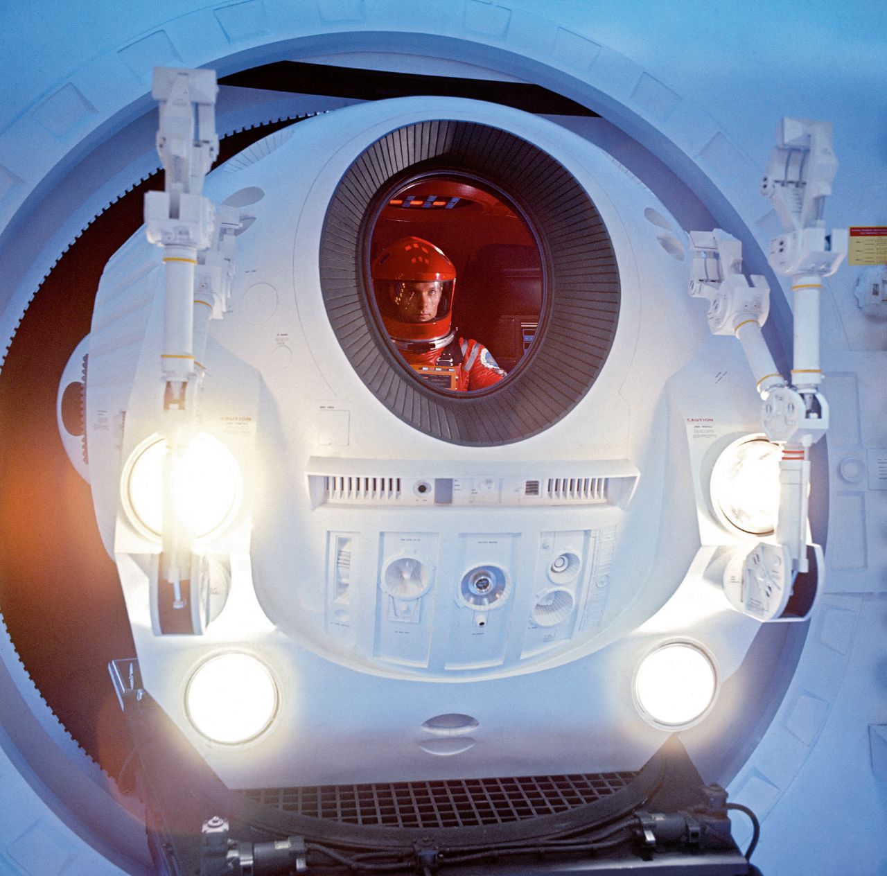Keir Dullea in the repair pod.