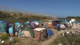 calais migrant camp tour morgan dnt_00000204.jpg