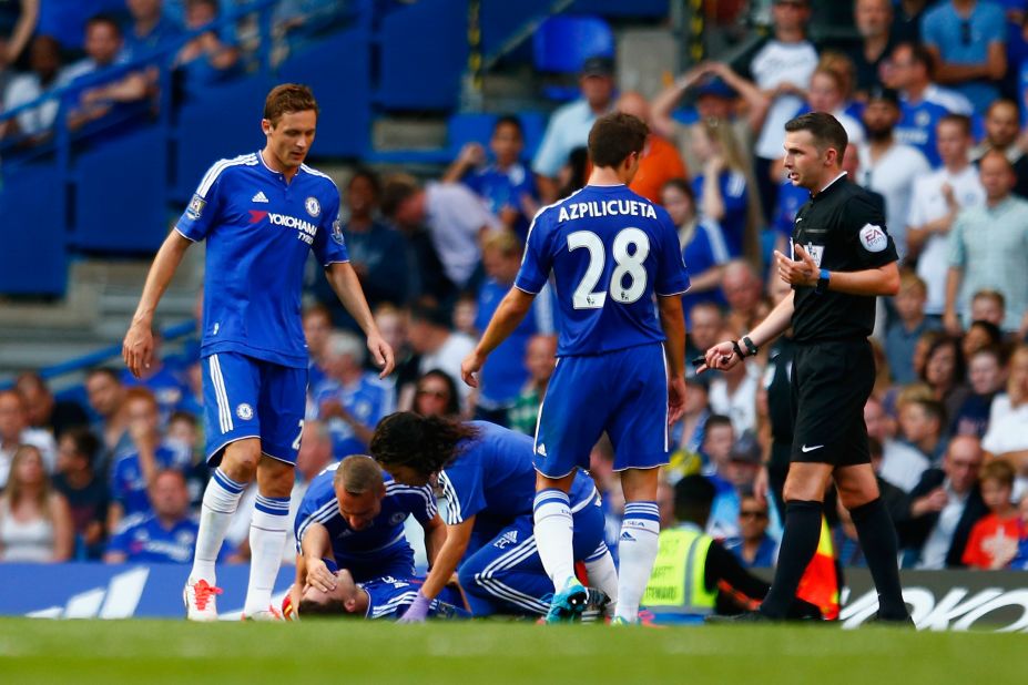 Mourinho lost his temper when first-team doctor Carneiro and physio Fearn entered the field to treat attacker Hazard against Swansea City. Football rules mean a player must leave the pitch for a short period of time once they have received medical attention.