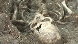 1665 plague mass grave unearthed in london pkg_00004606.jpg