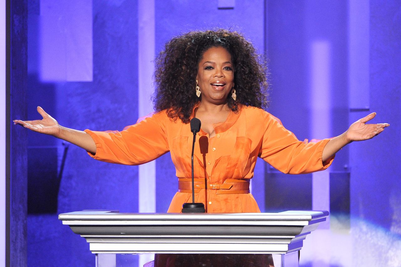 Oprah Winfrey is wildly successful television host, entrepreneur ... and left-hander.