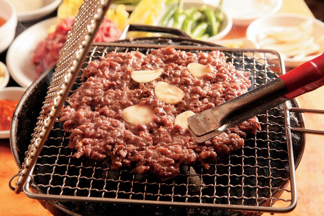 Eonyang bulgogi skips the pan and goes straight to the fire. 