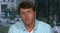 cnnee show intvw matthew heineman about cartel land documentary_00035318.jpg