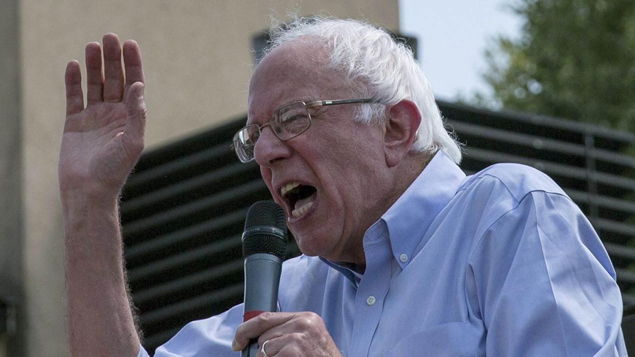 Democratic presidential candidate U.S. Sen. Bernie Sanders (I-VT) speaks at the Des Moines Register Soapbox at the Iowa State Fair on August 15, 2015 in Des Moines, Iowa. 