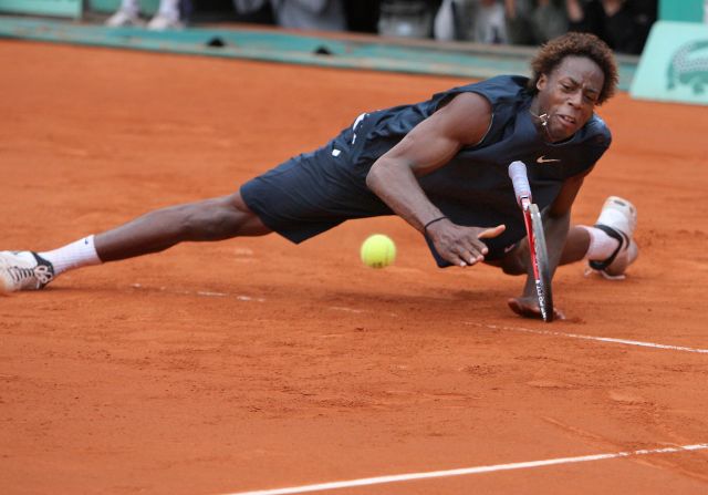 His best performance at a grand slam is reaching the semifinals of the 2008 French Open, where he lost to Roger Federer. 
