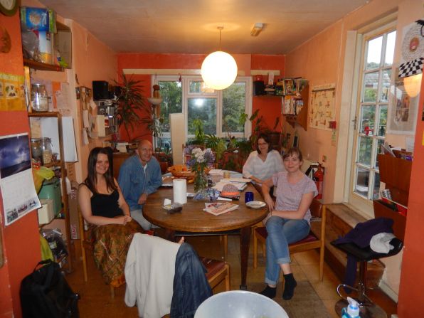 The housemates share resources and responsibilities, such as preparing meals, gardening and administration. For the older housemates, there is always someone to talk to.
