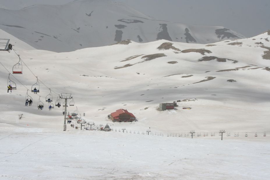 The closest resort to Tehran, Tochal is a safe bet for great snow.