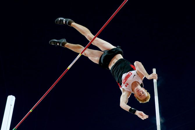 Canada's Shawnacy Barber caused an upset in the men's pole vault final. The 21-year-old won on countback from Germany's defending champion Raphael Holzdeppe.