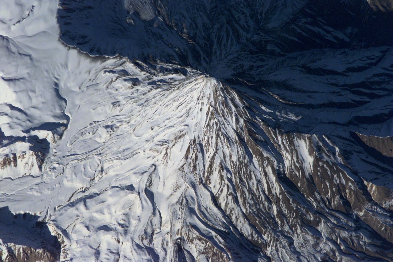 Mount Damavand, captured from space by the ISS. (Courtesy: Earth Science and Remote Sensing Unit, NASA Johnson Space Center.)