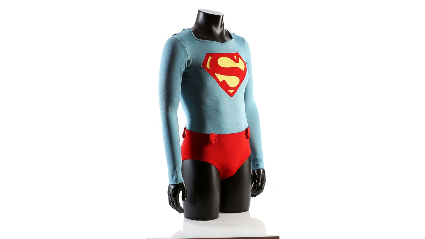 Worn by Christopher Reeve during the scene where Lex Luther (Gene Hackman) drops Superman into his pool after putting a kryptonite necklace on his neck, this costume was made specifically for underwater scenes.<br />