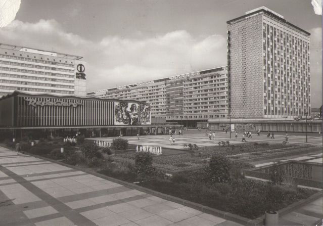 These "monolithic, univocal and reductive concrete slabs" contribute significantly to western European and American perceptions that the Soviet Union's architecture was wholly oppressive and barbaric. 