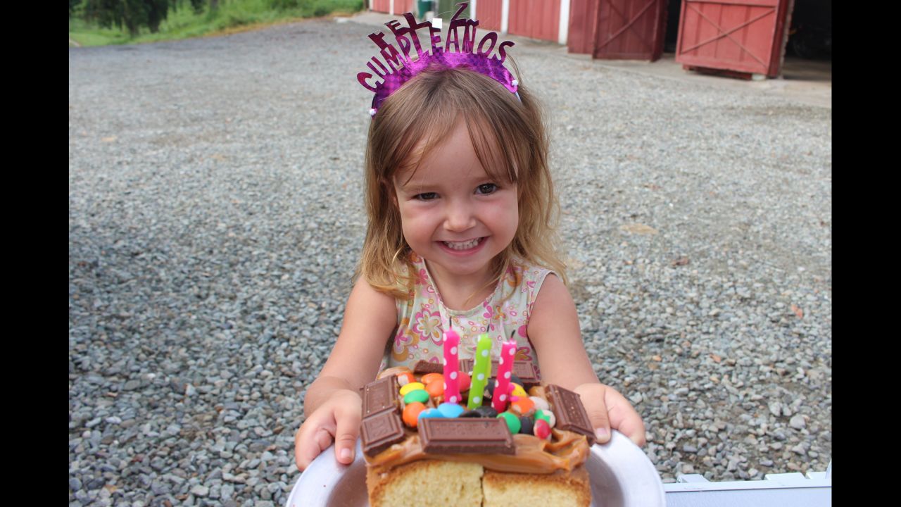 Carmin celebrated her third birthday in Armenia, Colombia. 