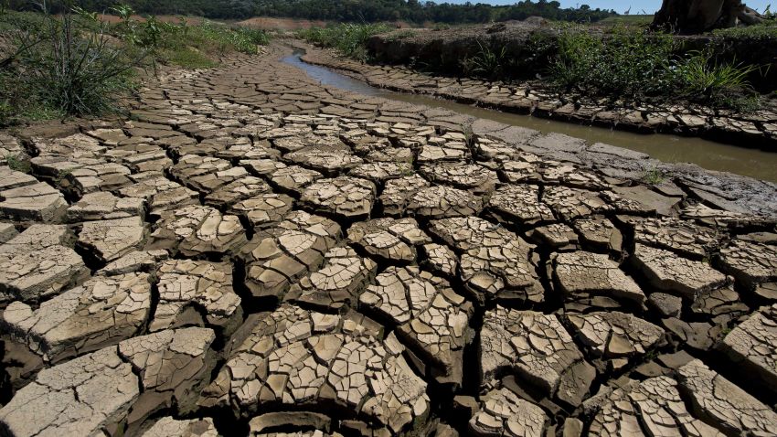 View of the bed of Jacarei river dam, in Piracaia, during a drought affecting Sao Paulo state, Brazil on November 19, 2014. The Jacarei river dam is part of the Sao Paulo's Cantareira system of dams, which supplies water to 45% of the metropolitan region of Sao Paulo --20 million people-- and is now at historic low. AFP PHOTO / NELSON ALMEIDA        (Photo credit should read NELSON ALMEIDA/AFP/Getty Images)