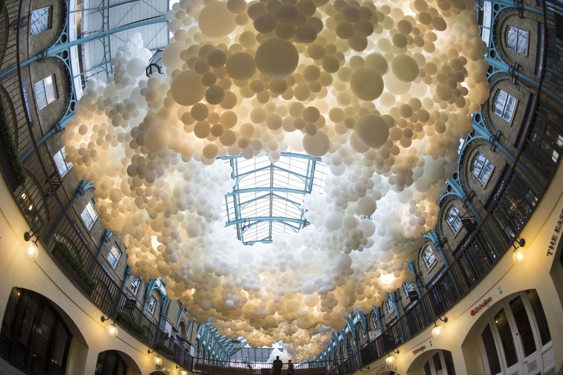 "Heartbeat", an installation made of 100,000 balloons, will in London's Covent Garden Market for a month.
 

