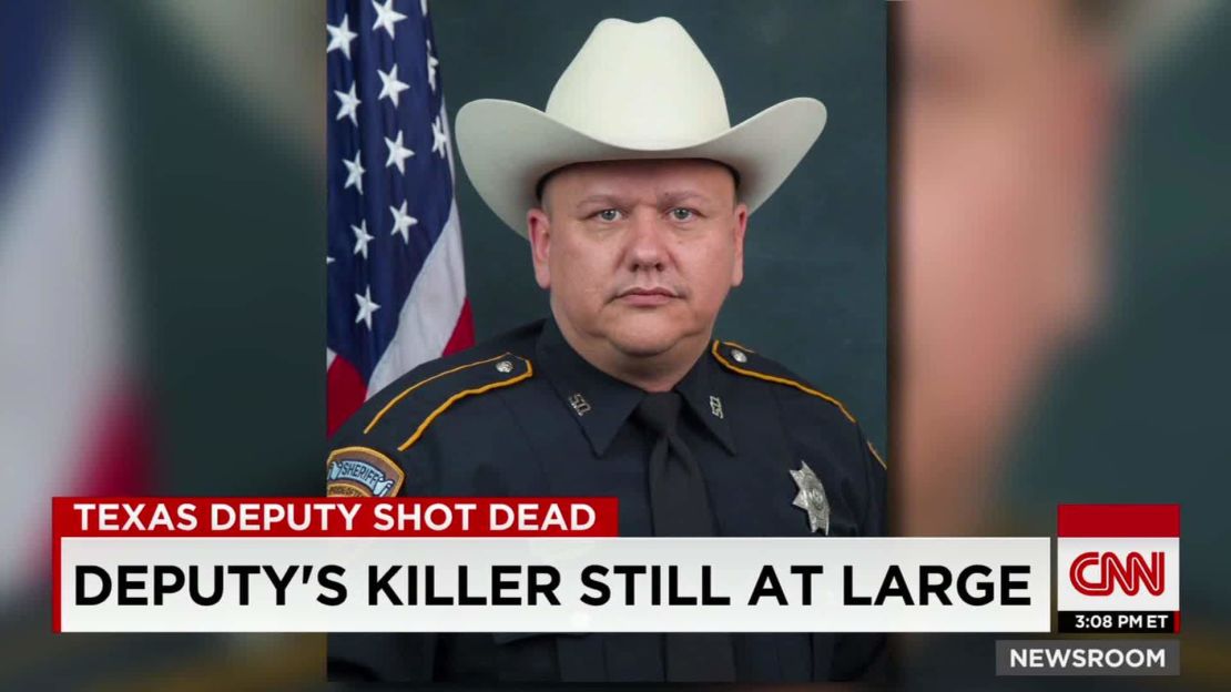 texas deputy killer still at large valencia pkg_00000000