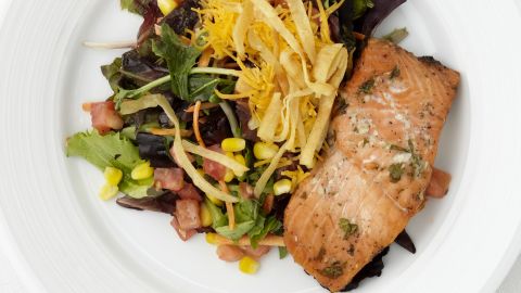 <a href="http://www.cnn.com/2015/09/03/health/salmon-and-salad-island-deluxe/index.html"><strong>CLICK HERE FOR PRINTABLE RECIPE</strong></a><br /><br />Winning recipe from 2014 Healthy Lunchtime Challenge: Salmon and salad island deluxe, submitted by 10-year-old Karla Gonzalez of Puerto Rico