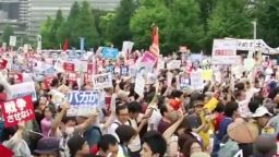 japan protests security bill sot_00005123.jpg