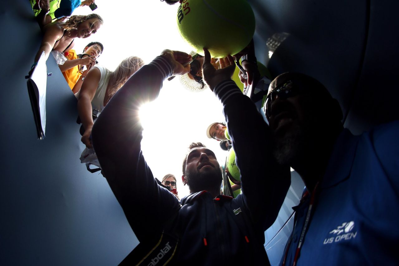 Paire, ranked 41st, saved two match points in a fourth-set tiebreak. Afterward, he made new fans and signed autographs. 