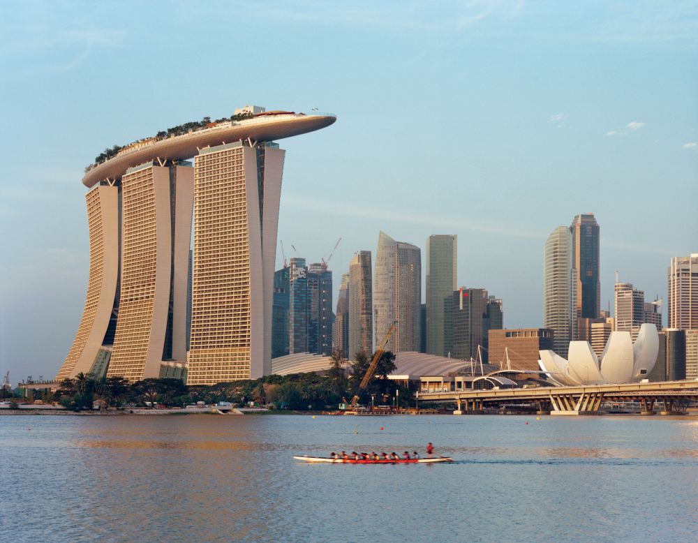 The highlight of <a href="http://edition.cnn.com/2015/04/20/travel/moshe-safdie-interview-destination-singapore/">Moshe Safdie's</a> Marina Bay Sands Integrated Resort is the Sands SkyPark, a 1.2 hectare structure connecting the three towers.