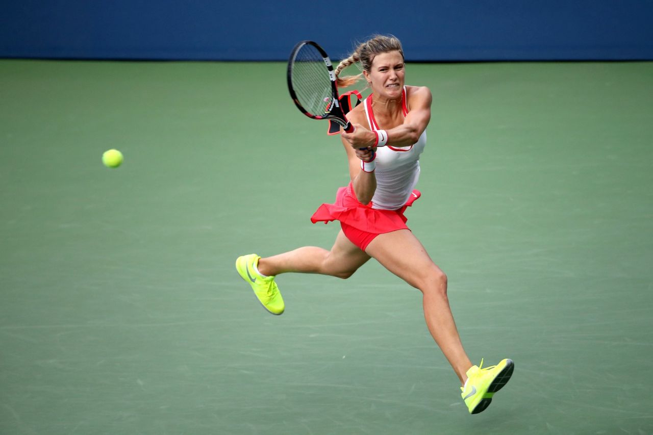 Raonic's fellow Canadian, Eugenie Bouchard, won a slugfest against Polona Hercog to record back-to-back wins for the first time since March. 