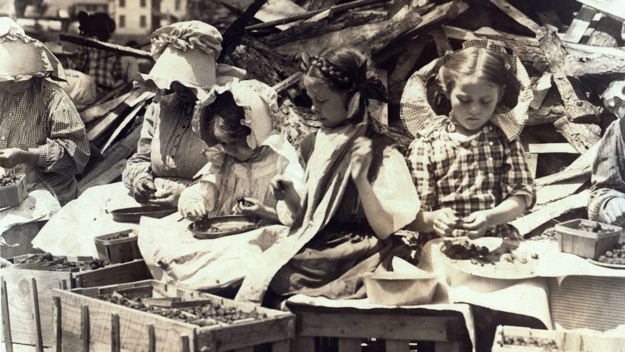 Child labor, long working hours and a lack of weekends are some of the conditions that led to the labor movement of the 19th and 20th centuries. As many workers enjoy the Labor Day 2015 holiday, many of those conditions -- like this example of child labor in 1890 -- no longer exist, and organized labor is losing members. Is the labor movement dead? Click through the gallery to learn more.