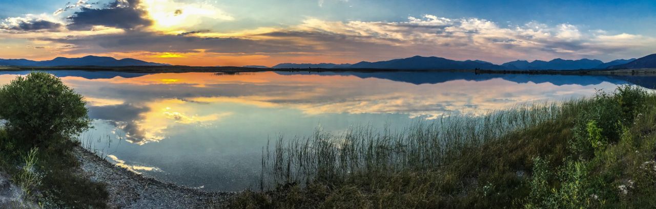 Montana's official slogan, Big Sky Country, is apparent wherever you are in the state. The state is full of wide open spaces with mountains almost always in view.