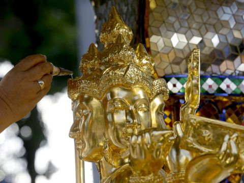 Thai authorities unveiled the repaired centerpiece of the Erawan Shrine on September 4, 2015  to restore confidence among Bangkok's tourism and business communities almost three weeks after a deadly bomb attack on August 17.