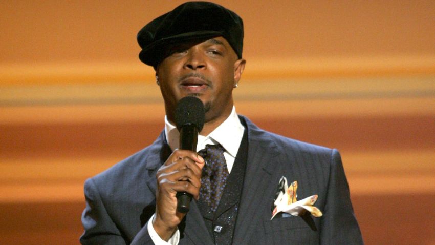 LOS ANGELES, CA - JUNE 27:  Host Damon Wayans onstage at the 2006 BET Awards at the Shrine Auditorium on June 27, 2006 in Los Angeles, California.  (Photo by Frazer Harrison/Getty Images)
